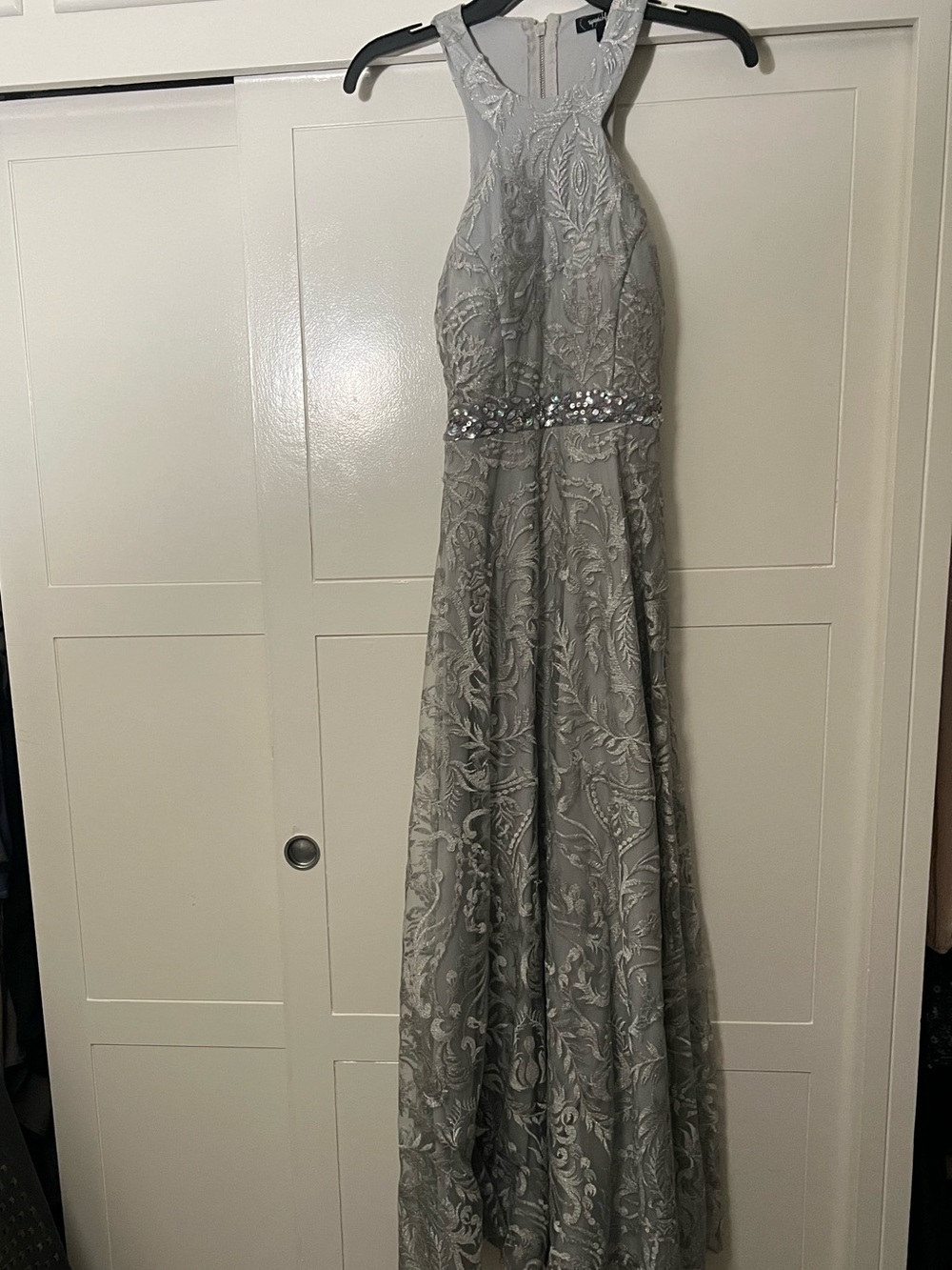 Women’s Speechless Embellished High Neck Silver Gray Evening Gown Size 5 junior
